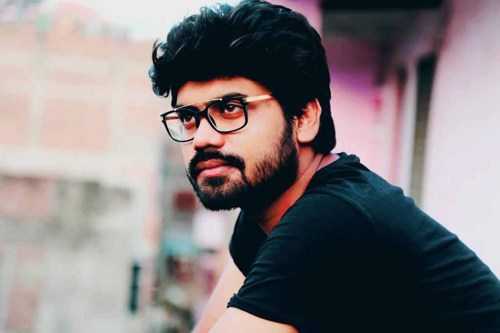 Rajveer Gunjan Compney Director